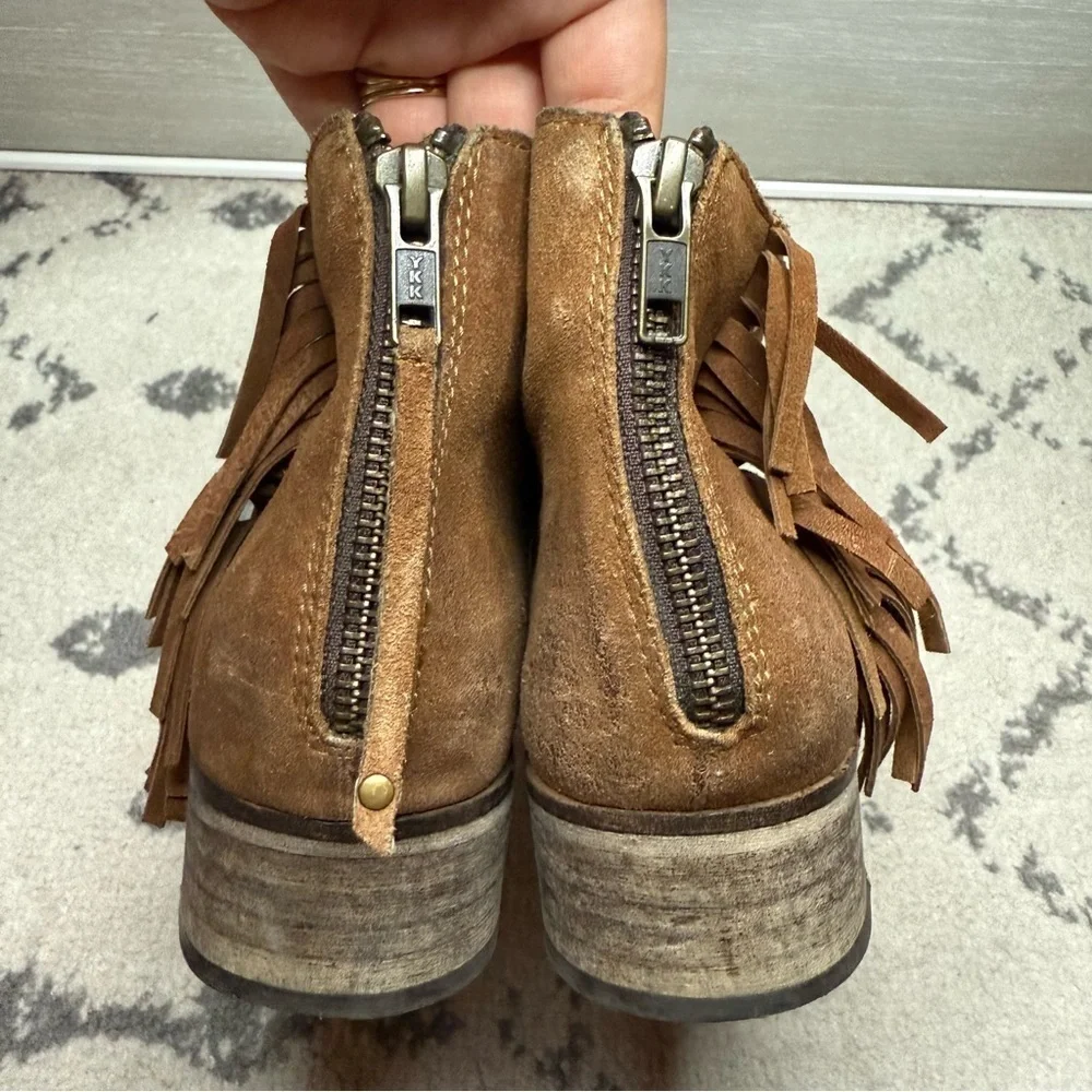 ARIAT UNBRIDLED Fringe Coastal Cowgirl Genuine Leather Boho Fringe Booties